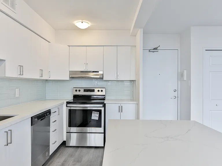 111 Raglan Ave #1008 — Photo 14