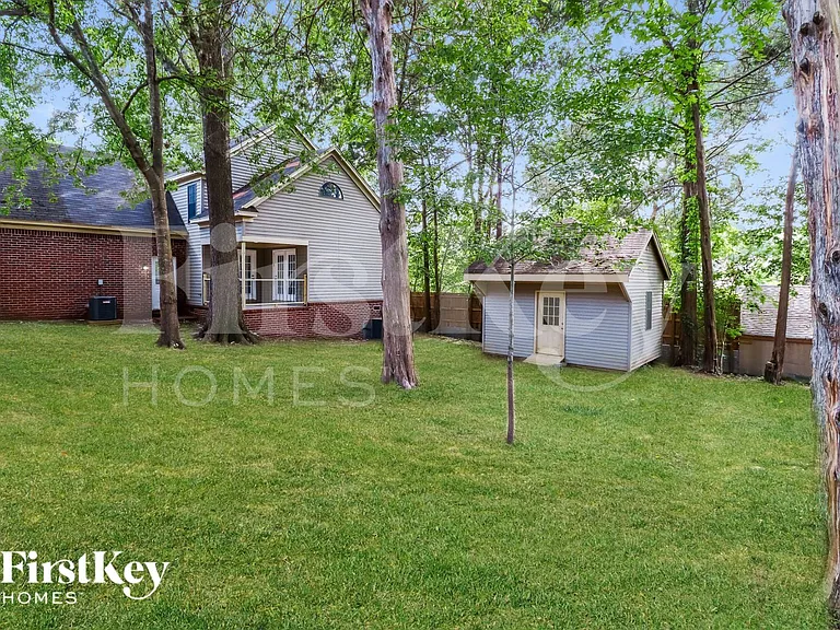 8686 Chris Suzanne Cir — Photo 15