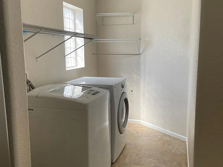 Laundry in unit, (tile)