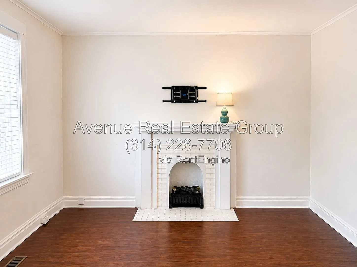2 bed, 1.0 bath, 986 sqft, $1,595 — Photo 2