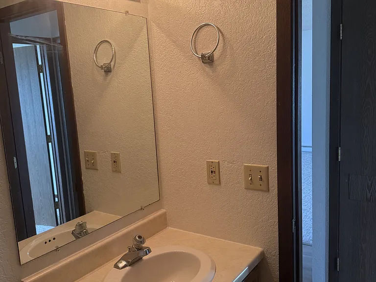 10 Almadin Ln #B — Photo 6