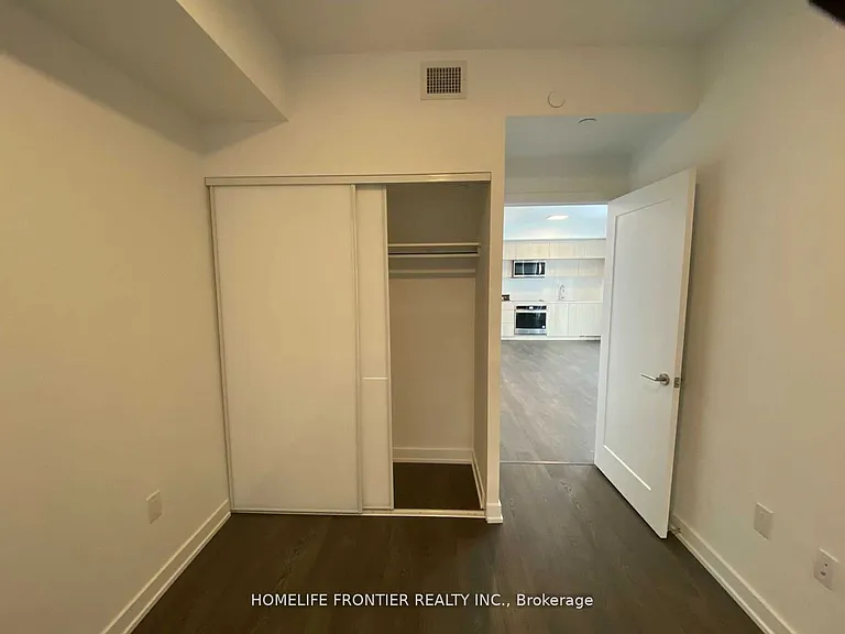 50 McCaul St #1005 — Photo 5