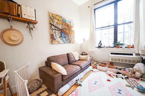 Rented by Manhattan Management LLC | media 2