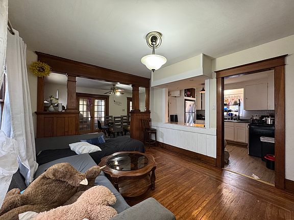 4th image of 46 Pomona Pl Unit 1