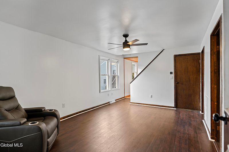 5th image of 3123 Albany Street