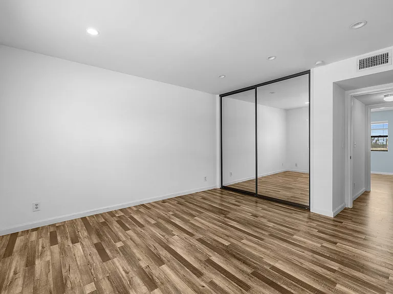 412 N Bushnell Ave #C — Photo 13
