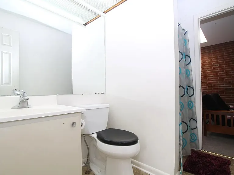 810 Stratford Dr #10 — Photo 2