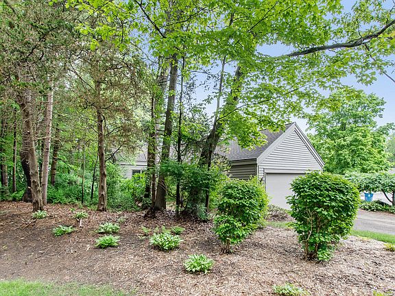 4th image of 2631 Wyndham Dr SE #42