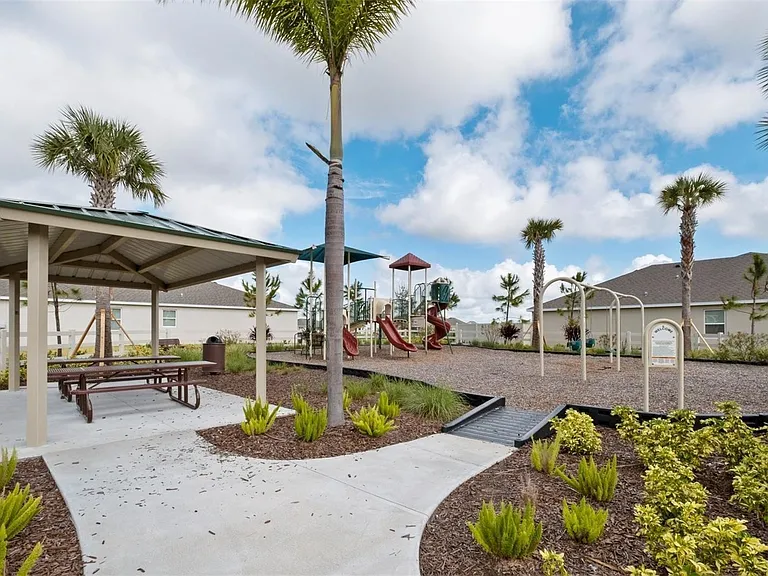 17129 Reserva Dr — Photo 45