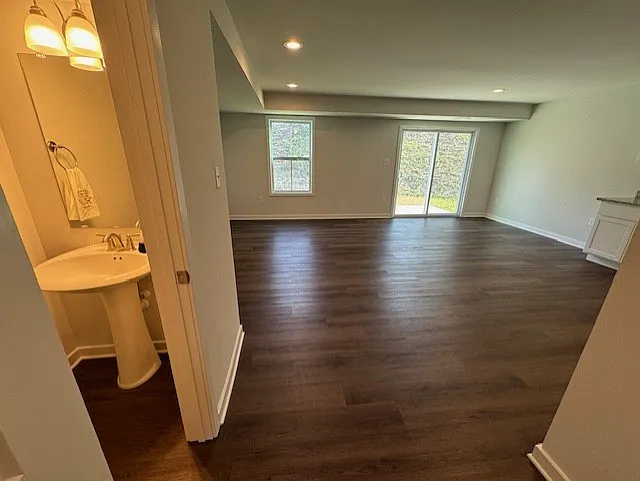 121 Europa Way — Photo 9