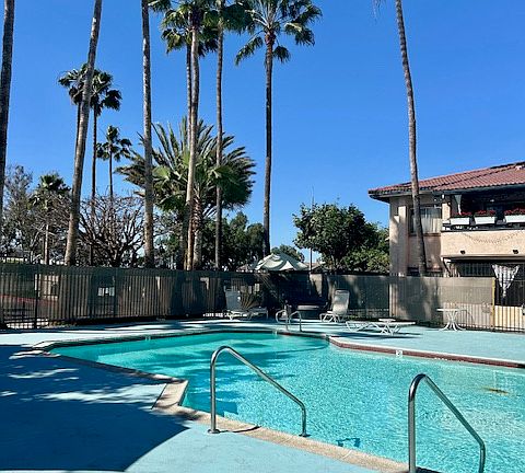 2nd image of 851 W San Ysidro Blvd Unit 7