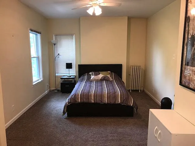 1029 Mirror St — Photo 3