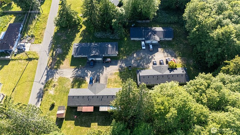2nd image of 106 Garden Hill Road W