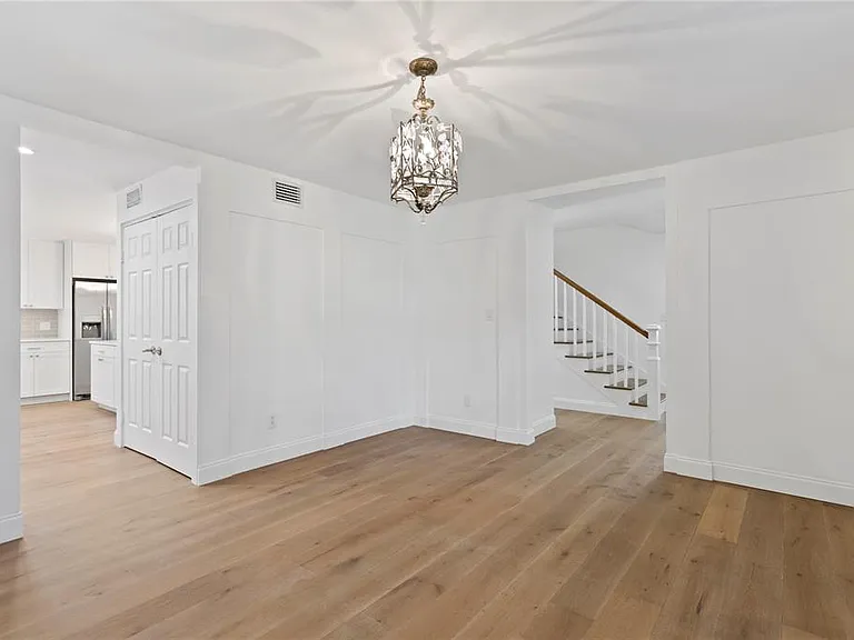 4704 W Brookwood Dr — Photo 7