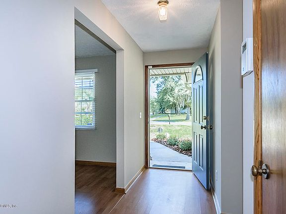 3rd image of 1114 Grove Park Dr