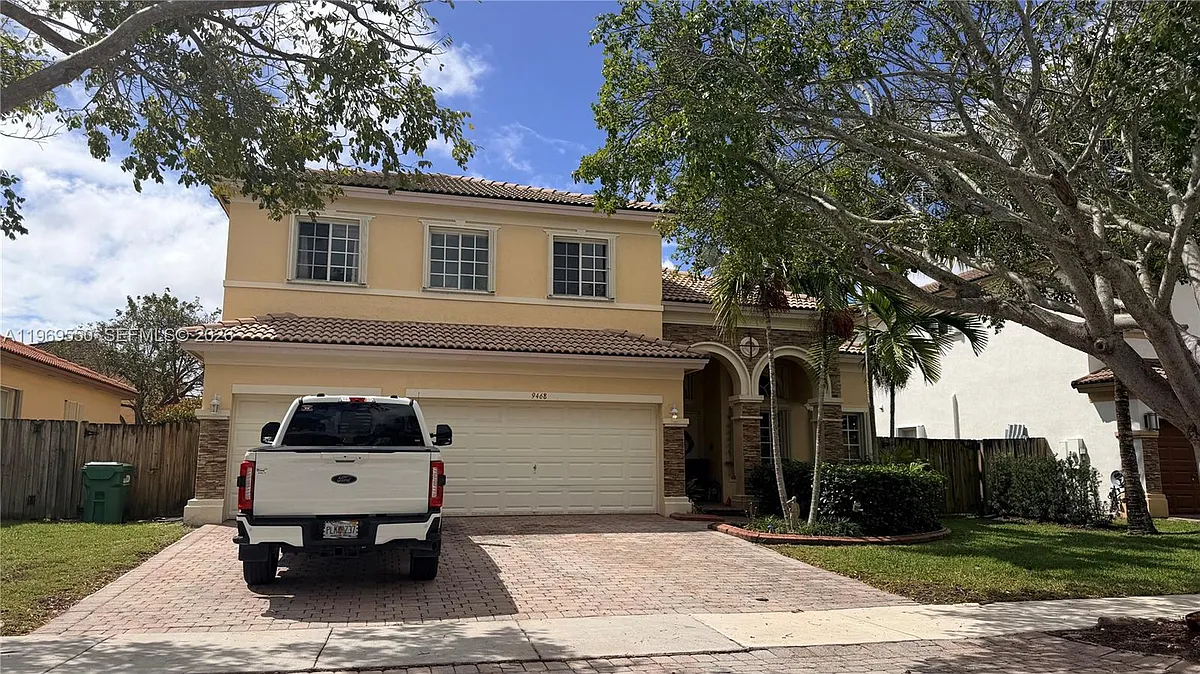 Building Photo - 9468 SW 221st Ln