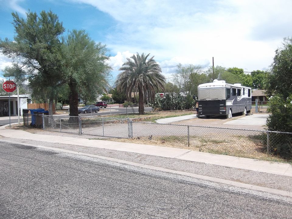 1st image of 201 W Jamestown Cir