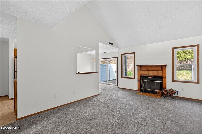 5th image of 34 Westchester Drive