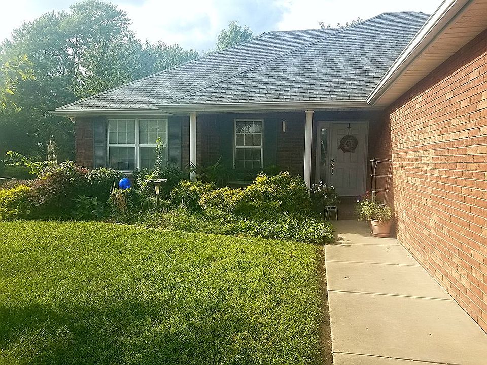 2nd image of 3763 W Greenleaf St