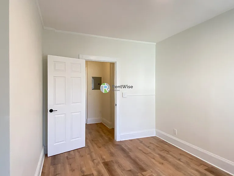 230 Walnut St #24 — Photo 9