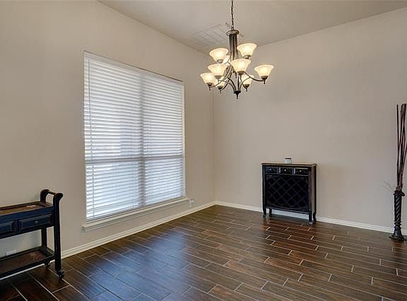 4th image of 1108 Ainsworth Dr