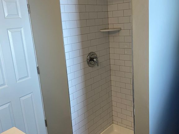 5th image of 165 Heights Ave
