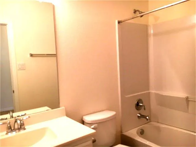 8410 Green Paseo Pl — Photo 37