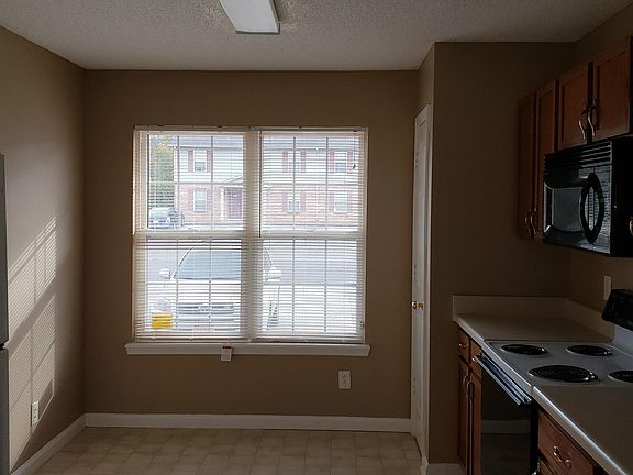 3rd image of 2048 Tynewood Dr