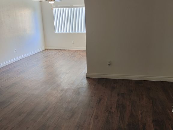 Entryway living room and dining room