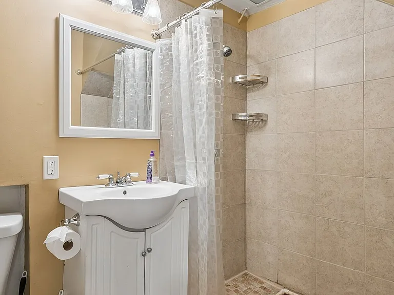 3006 S 108th St — Photo 16