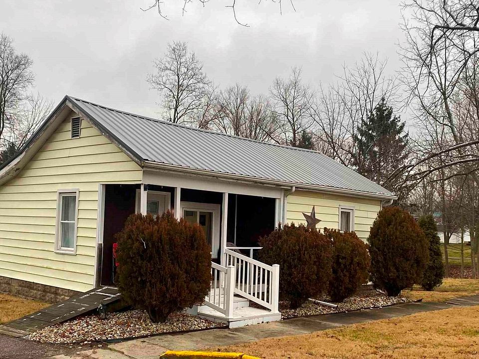 2 Bedroom remodeled home on .32 acre in Lagrange