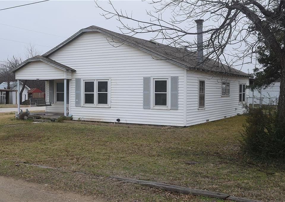 1st image of 414 E Locust St