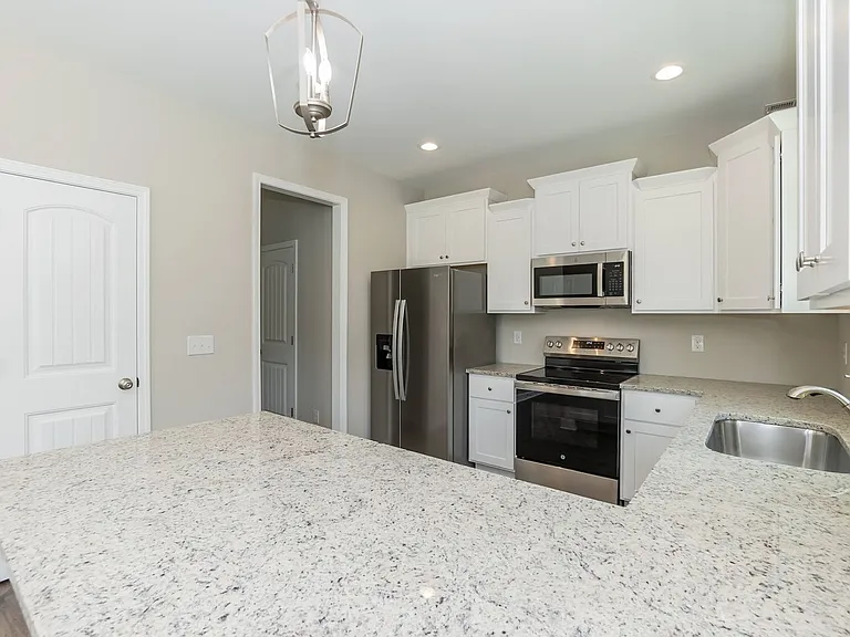 208 S Leslie St — Photo 8