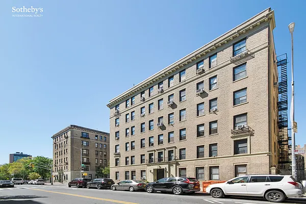 Sold by Sotheby's International Realty | media 17