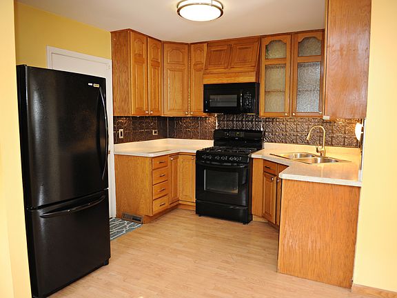2nd image of 2738 College Hill Cir #282