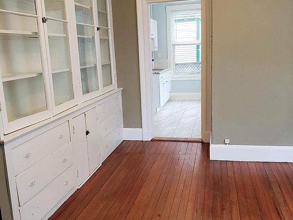 Dining room with built in Butler's Pantry