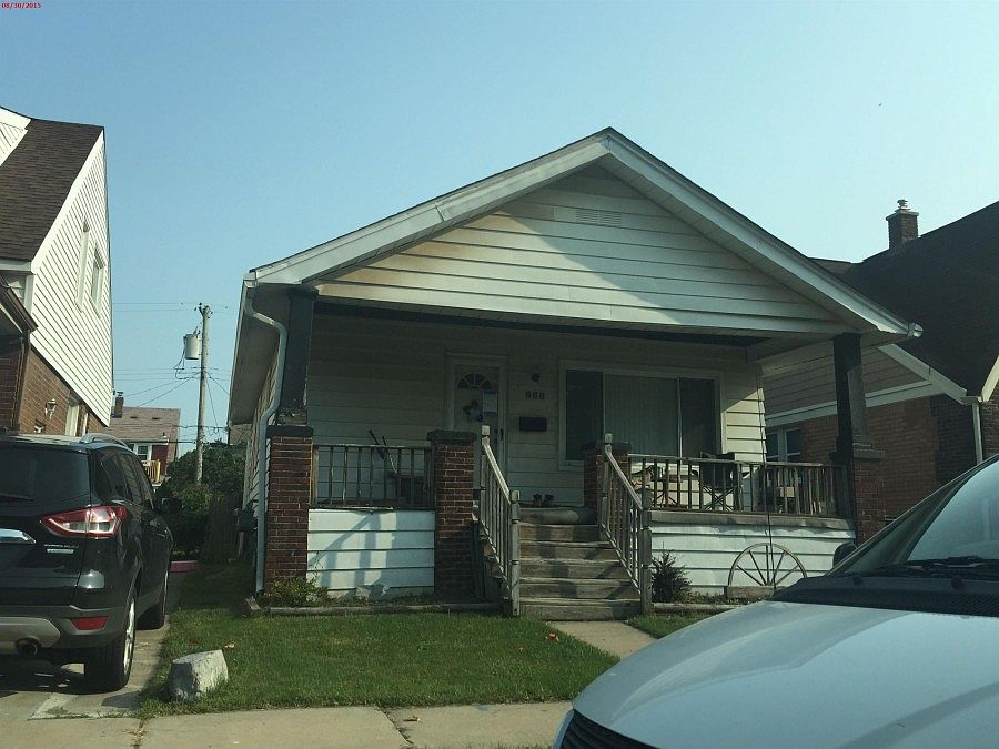 1st image of 668 Highland St