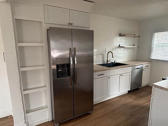 4th image of 2228 Regent St