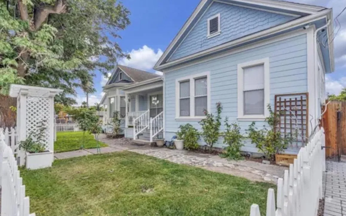 3 bed, 2.5 bath, 2000 sqft, $3,995 — Photo 3