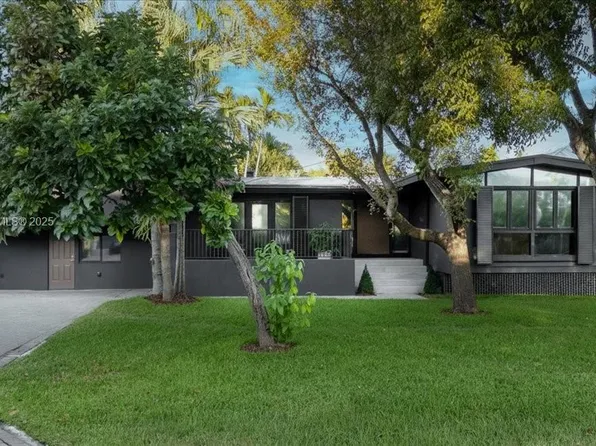 669 S Mashta Dr, Key Biscayne, FL 33149