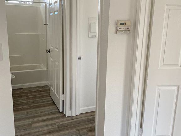 4th image of 15759 Vanowen St Unit 10