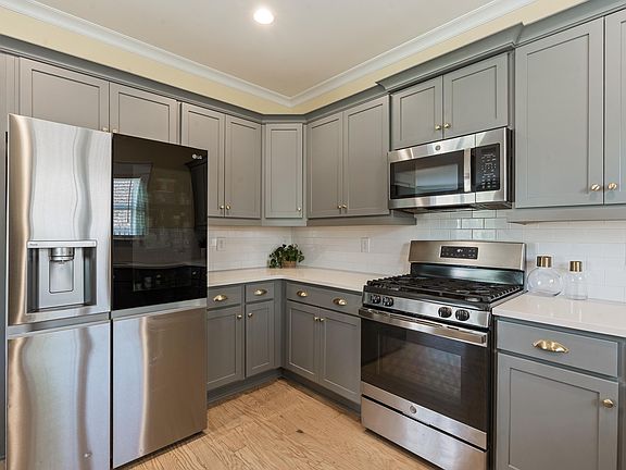2nd image of 102 Grove Dr