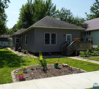 107 E 5th St, Sanborn, IA, 51248