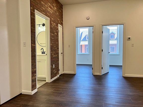 4th image of 288 Cumberland St #205