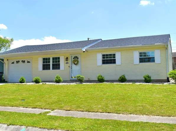 8105 W Colony Dr, Yorktown, IN 47396