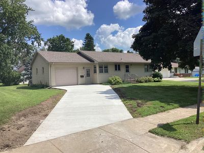 411 Center Ave S, Glenville, MN, 56036