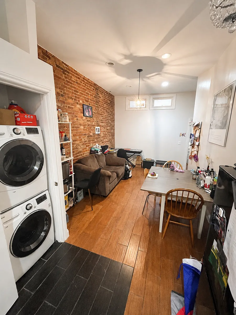Building Photo - 167 E 106th St #2E