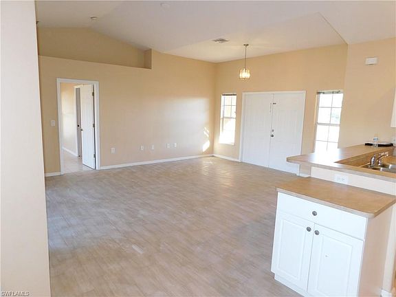 2nd image of 1903 Diplomat Pkwy W