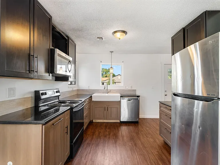 3290 Cherry St #1 — Photo 7