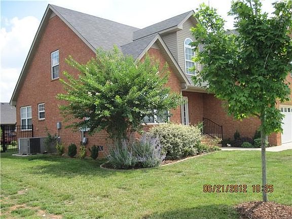 2nd image of 830 Ronald Dr